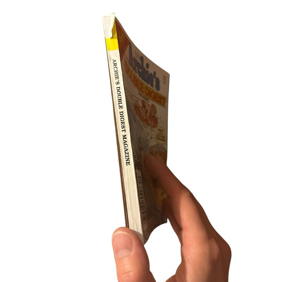 Archie's Double Digest Comic Book Set - Picture 4 of 10